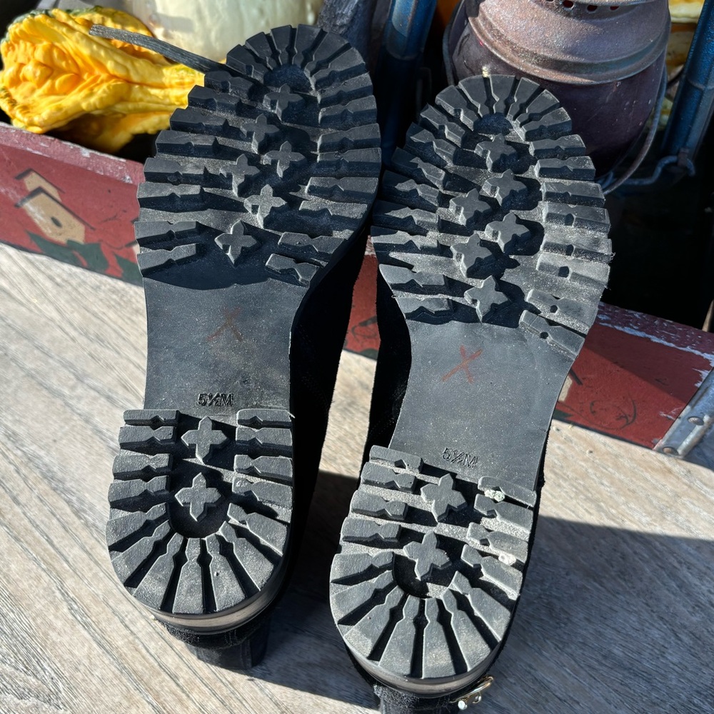 Talbots Suede Boots - Picture 7 of 9